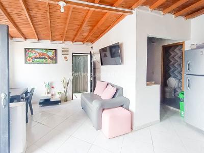 Apartamento de 2 alcobas en venta en La Floresta, Medellín, 58 m² · foto 2 de 10