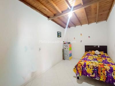 Apartamento de 2 alcobas en venta en La Floresta, Medellín, 58 m² · foto 5 de 10