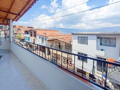 Apartamento de 2 alcobas en venta en La Floresta, Medellín, 58 m² · foto 7 de 10