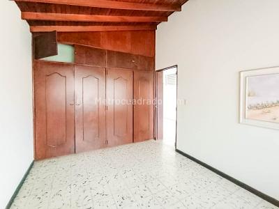 Casa de 5 alcobas en venta en Simon Bolivar, Medellín, 432 m² · foto 12 de 20
