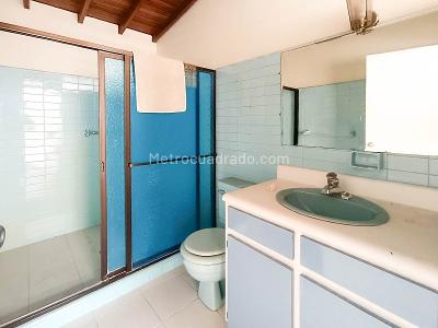 Casa de 5 alcobas en venta en Simon Bolivar, Medellín, 432 m² · foto 17 de 20