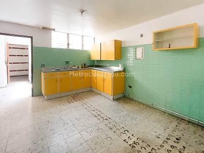Casa de 5 alcobas en venta en Simon Bolivar, Medellín, 432 m² · foto 5 de 20
