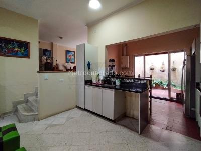 Casa de 5 alcobas en arriendo en Robledo, Medellín, 270 m² · foto 10 de 20