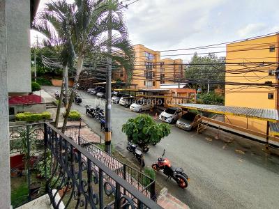 Casa de 5 alcobas en arriendo en Robledo, Medellín, 270 m² · foto 3 de 20