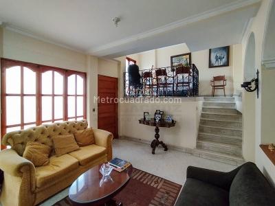 Casa de 5 alcobas en arriendo en Robledo, Medellín, 270 m² · foto 5 de 20
