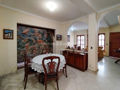 Casa de 5 alcobas en arriendo en Robledo, Medellín, 270 m² · foto 9 de 20