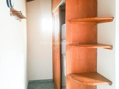 Apartaestudio en arriendo en Laureles, Medellín · foto 9 de 20