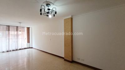 Apartamento de 3 alcobas en arriendo en Lorena, Medellín, 80 m² · foto 2 de 19