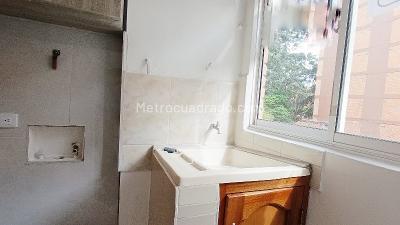 Apartamento de 3 alcobas en arriendo en Lorena, Medellín, 80 m² · foto 7 de 19