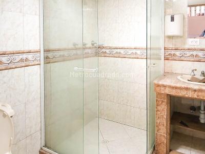 Casa de 5 alcobas en arriendo en El Velodromo, Medellín, 270 m² · foto 14 de 14