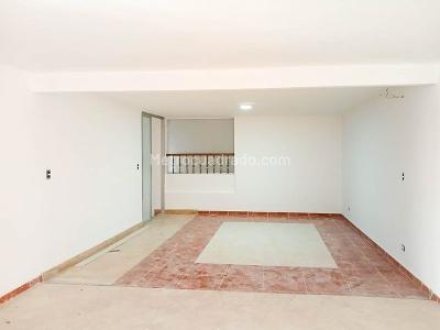 Casa de 5 alcobas en arriendo en El Velodromo, Medellín, 270 m² · foto 4 de 14