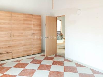 Casa de 5 alcobas en arriendo en El Velodromo, Medellín, 270 m² · foto 5 de 14