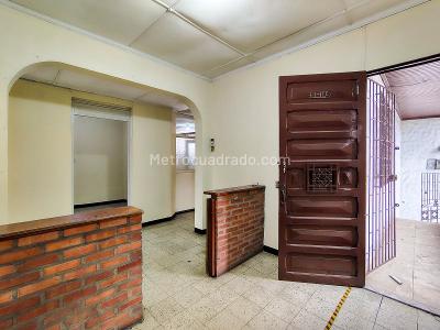 Casa de 3 alcobas en arriendo en Manrique Central No. 2, Medellín, 138 m² · foto 3 de 20