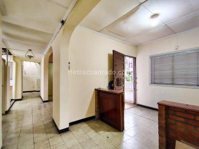 Casa de 3 alcobas en arriendo en Manrique Central No. 2, Medellín, 138 m² · foto 4 de 20