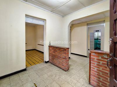 Casa de 3 alcobas en arriendo en Manrique Central No. 2, Medellín, 138 m² · foto 6 de 20