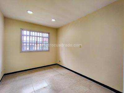 Casa de 3 alcobas en arriendo en Manrique Central No. 2, Medellín, 138 m² · foto 8 de 20