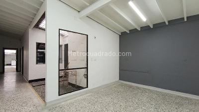 Casa de 3 alcobas en arriendo en La Castellana, Medellín, 350 m² · foto 10 de 16