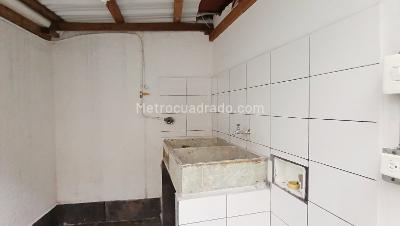 Casa de 3 alcobas en arriendo en La Castellana, Medellín, 350 m² · foto 14 de 16
