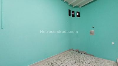 Casa de 3 alcobas en arriendo en La Castellana, Medellín, 350 m² · foto 3 de 16