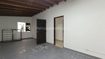 Casa de 3 alcobas en arriendo en La Castellana, Medellín, 350 m² · foto 4 de 16