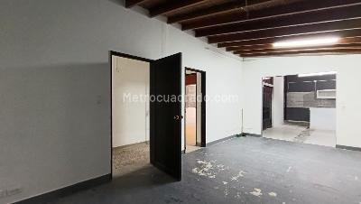 Casa de 3 alcobas en arriendo en La Castellana, Medellín, 350 m² · foto 5 de 16