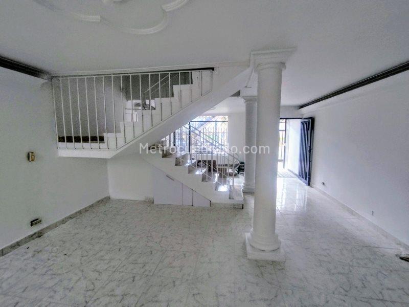 Local Comercial en Arriendo, La Castellana, Medellín - Vista 2