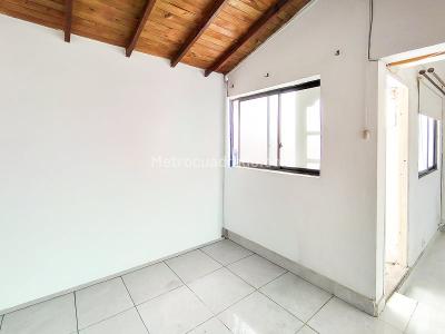 Apartamento de 2 alcobas en arriendo en La Almeria, Medellín, 60 m² · foto 8 de 11