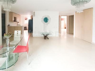 Apartamento en arriendo en Laureles, Medellín · foto 2 de 20