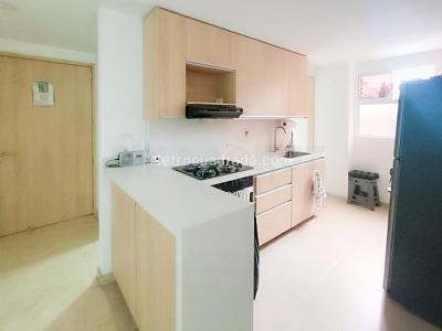 Apartamento en arriendo en Laureles, Medellín · foto 3 de 20