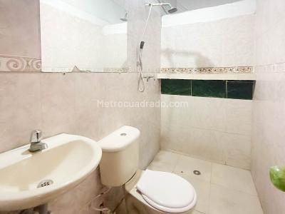 Casa de 5 alcobas en venta en Laureles, Medellín, 244 m² · foto 16 de 18