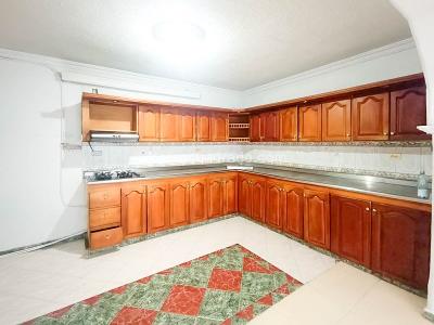 Casa de 5 alcobas en venta en Laureles, Medellín, 244 m² · foto 5 de 18