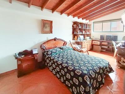 Apartamento de 3 alcobas en venta en Laureles, Medellín, 167 m² · foto 5 de 12