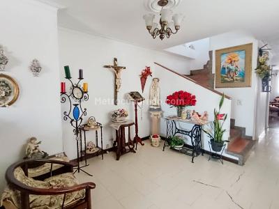 Apartamento de 5 alcobas en venta en Los Colores, Medellín, 256 m² · foto 10 de 20