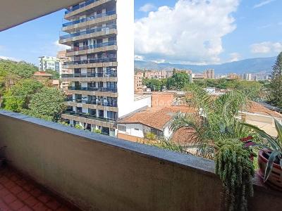 Apartamento de 5 alcobas en venta en Los Colores, Medellín, 256 m² · foto 12 de 20