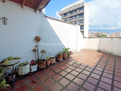 Apartamento de 5 alcobas en venta en Los Colores, Medellín, 256 m² · foto 16 de 20
