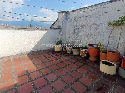Apartamento de 5 alcobas en venta en Los Colores, Medellín, 256 m² · foto 17 de 20