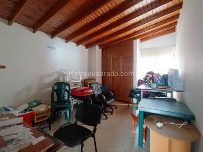 Apartamento de 5 alcobas en venta en Los Colores, Medellín, 256 m² · foto 18 de 20