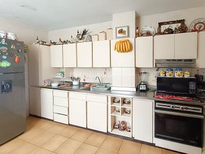 Apartamento de 5 alcobas en venta en Los Colores, Medellín, 256 m² · foto 8 de 20