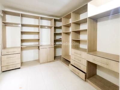Casa de 5 alcobas en venta en Laureles, Medellín, 347 m² · foto 4 de 20