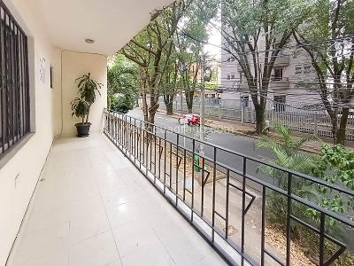 Casa de 5 alcobas en venta en Laureles, Medellín, 347 m² · foto 7 de 20