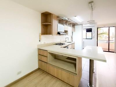 Apartaestudio en venta en La Castellana, Medellín, 57 m² · foto 2 de 12