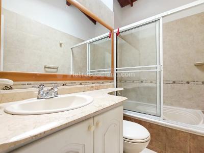 Apartamento en venta en La Floresta, Medellín · foto 19 de 20