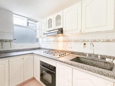 Apartamento en venta en La Floresta, Medellín · foto 3 de 20