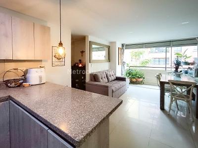 Apartamento en venta en La Floresta, Medellín · foto 2 de 18