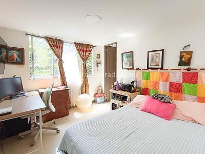 Apartamento en venta en La Floresta, Medellín · foto 7 de 18