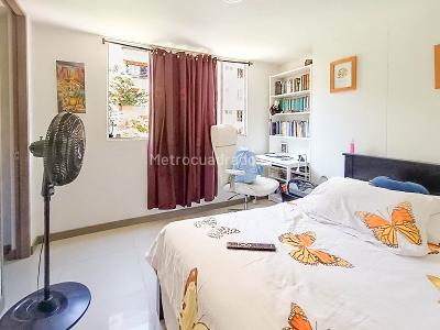 Apartamento en venta en La Floresta, Medellín · foto 8 de 18