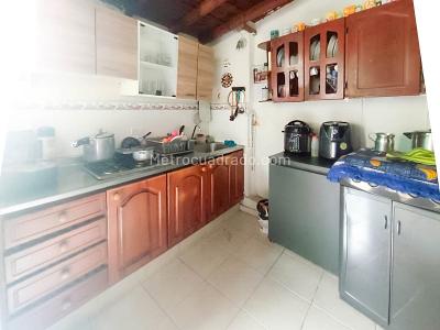 Apartamento en venta en La Floresta, Medellín · foto 2 de 12