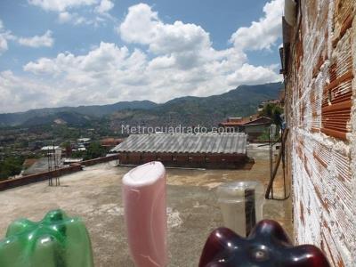 Casa de 5 alcobas en venta en Floresta Pradera, Medellín, 102 m² · foto 11 de 11
