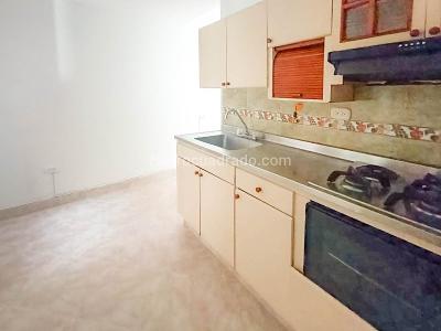 Apartamento de 3 alcobas en venta en La Floresta, Medellín, 64 m² · foto 2 de 18
