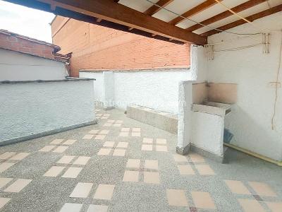 Apartamento de 3 alcobas en venta en La Floresta, Medellín, 64 m² · foto 13 de 18